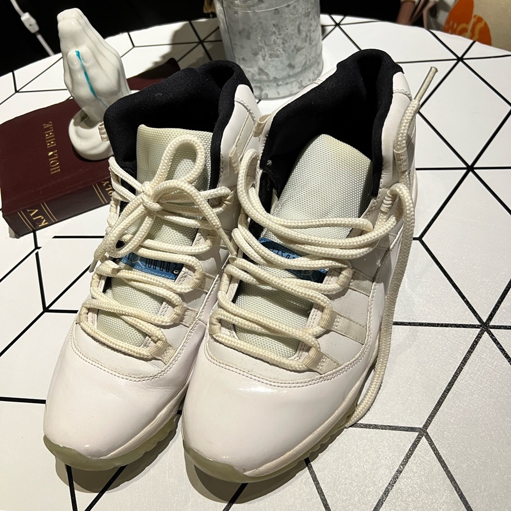 Jordan 11 “Legend Blue”